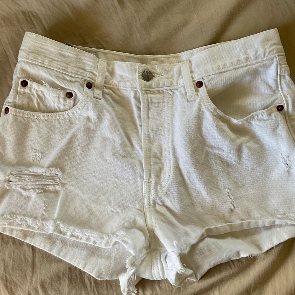 Levi’s 501 distress shorts, w28, white